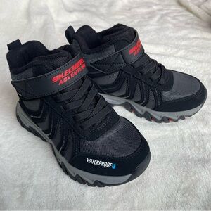 Skechers Adventure Kids Black Gray Waterproof Boots Red Accent size 11.5 boys